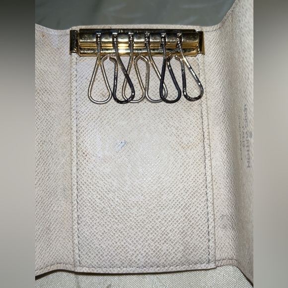 Louis Vuitton Damier Azur 6 Key Holder - Picture 6 of 16